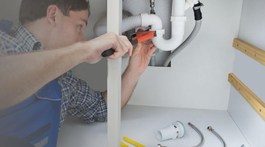 Professional expert plumbing services in De Soto, KS